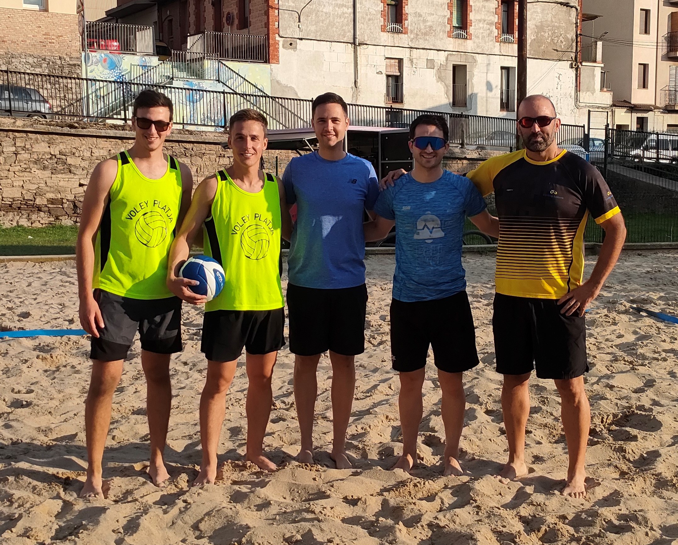 L'equip els Mojinsos s'imposa en la segona edició del torneig de vòlei sorra de Sallent