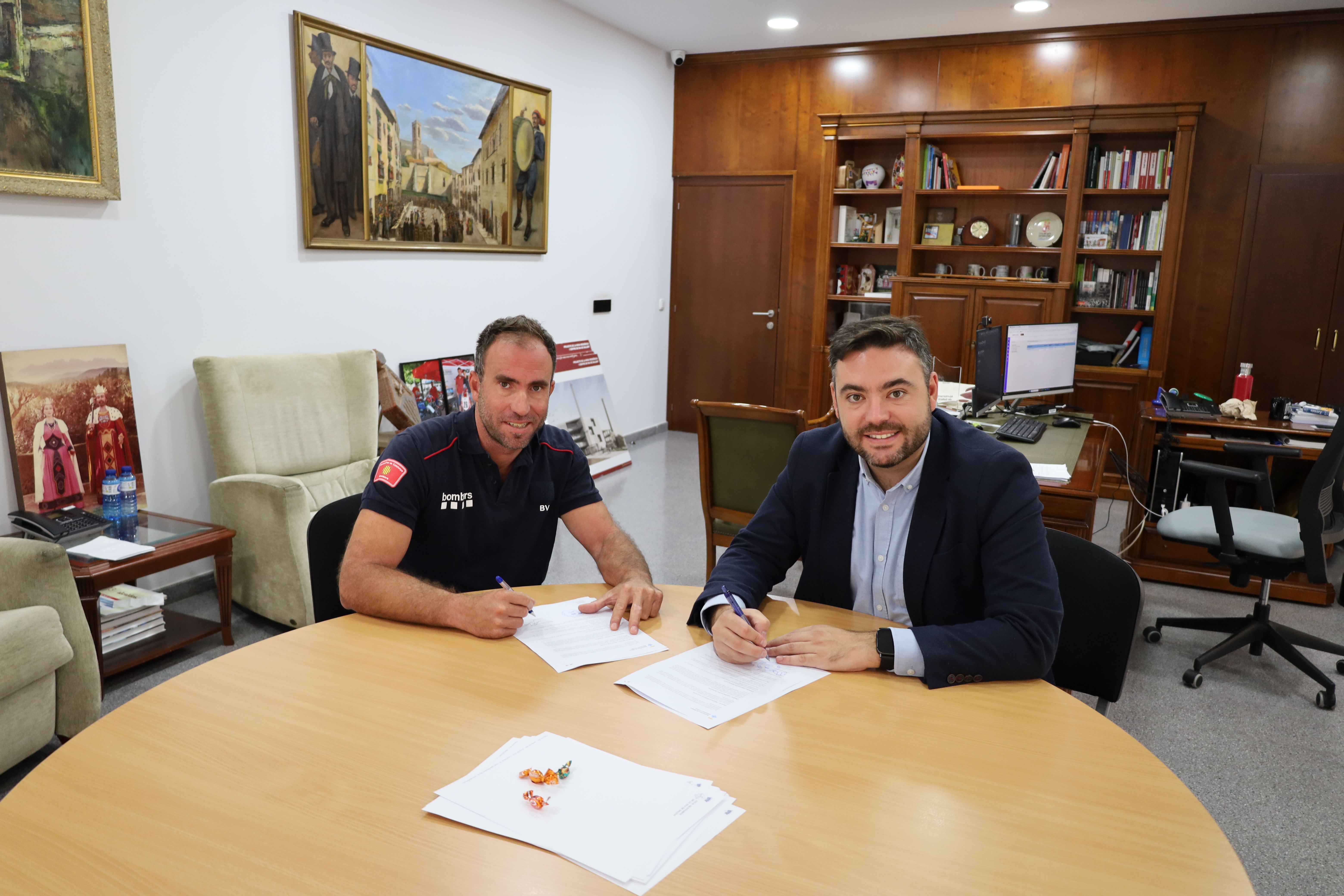 L'Ajuntament signa un acord de col&middot;laboraci&oacute; amb l'Associaci&oacute; de Bombers Voluntaris