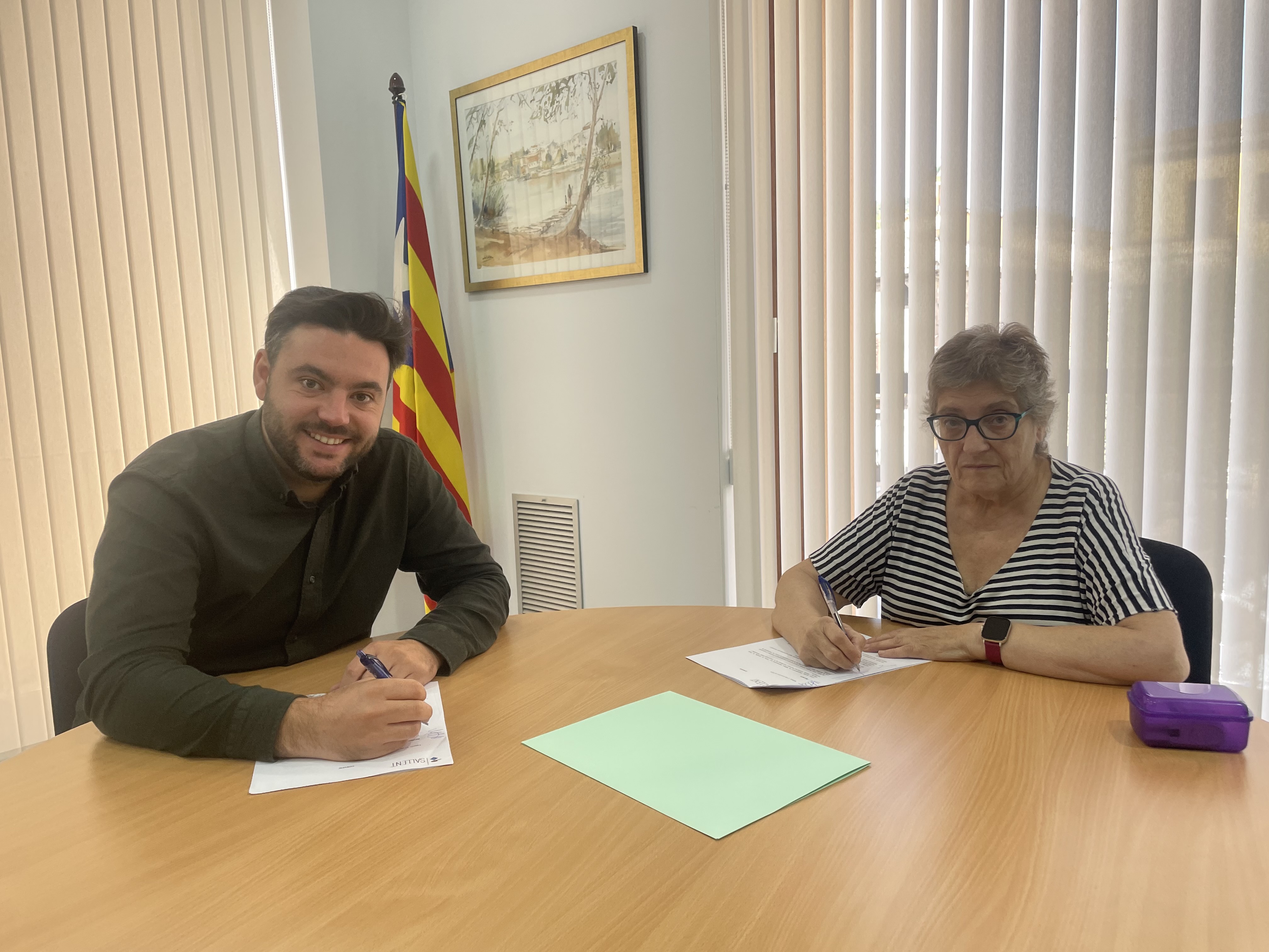 L'Ajuntament de Sallent i l'associació Adona't signen un nou conveni de col·laboració